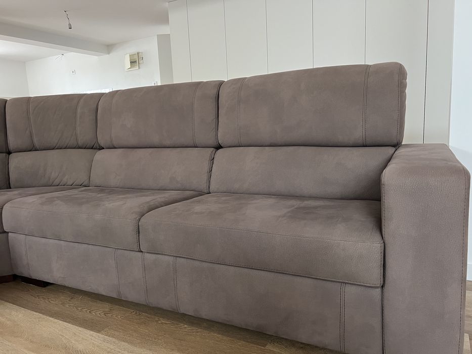 Sofá de canto cinzento