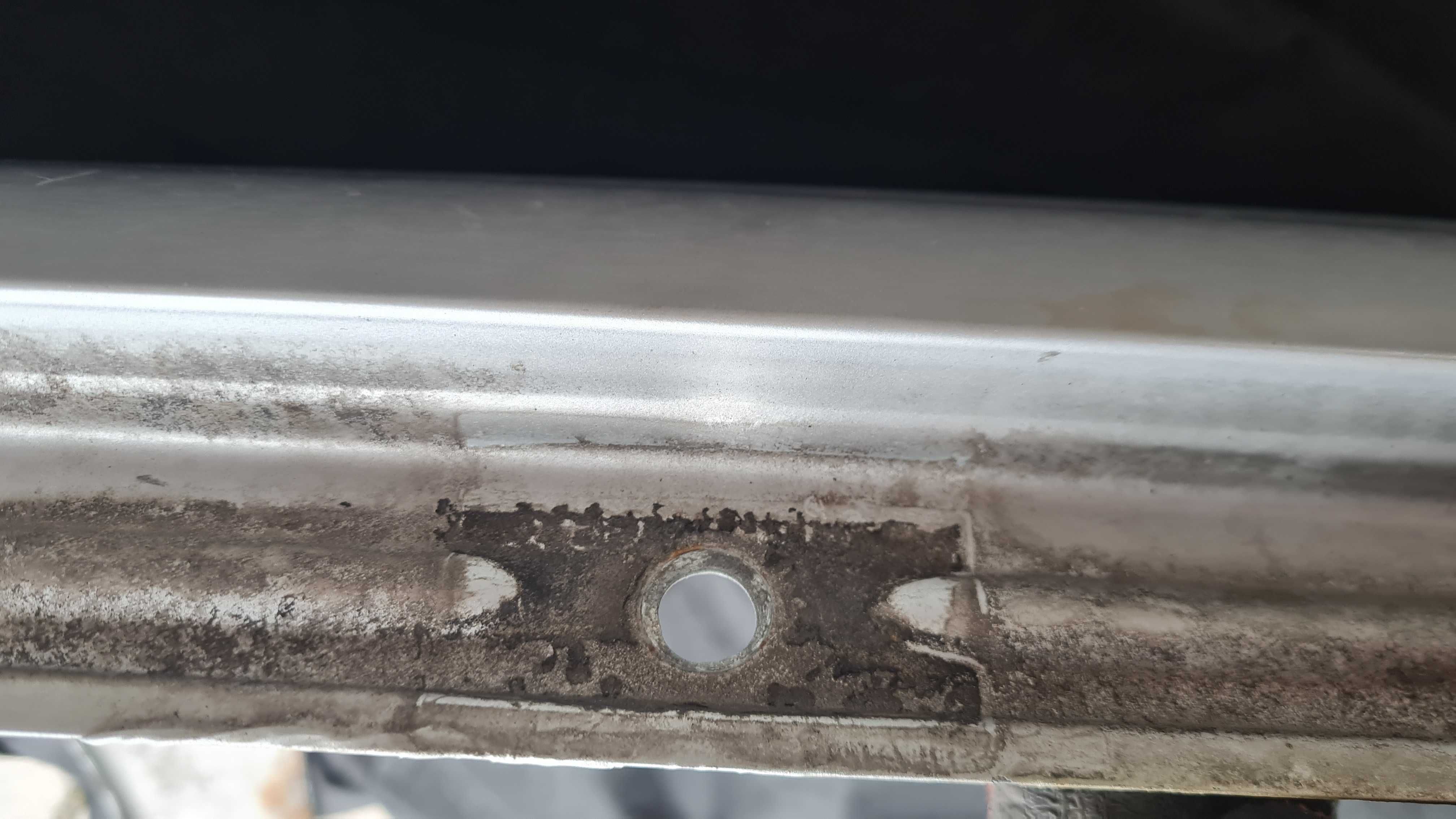 Błotniki, nadkola audi 80 b4 sedan, prawy, lewy. Komplet LY7T Oryginał