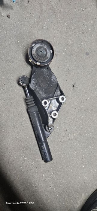 Napinacz paska osprzętu 1.9 tdi golf bora a3 8l octavia leon toledo