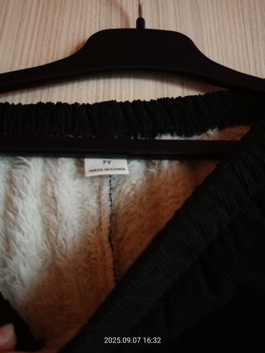 Spodnie sztruks ocieplane na 7 lat