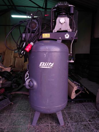 Kompresor warsztatowy Blitz 250L 16 Bar