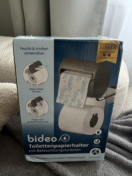 Uchwyt na papier toaletowy z nawilżaczem