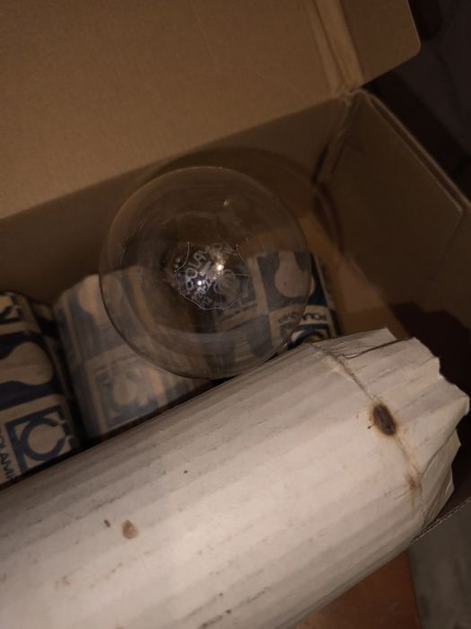 Żarówka żarnikowa stara 150-200W