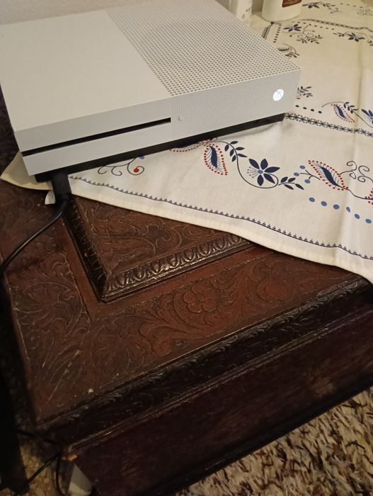 Xbox One Slim 1 terabyte