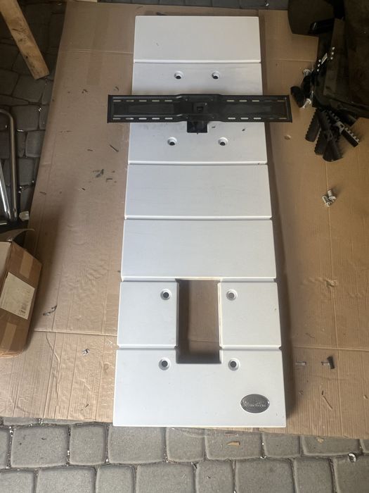 Uchwyt, wieszak na telewizor Meliconi