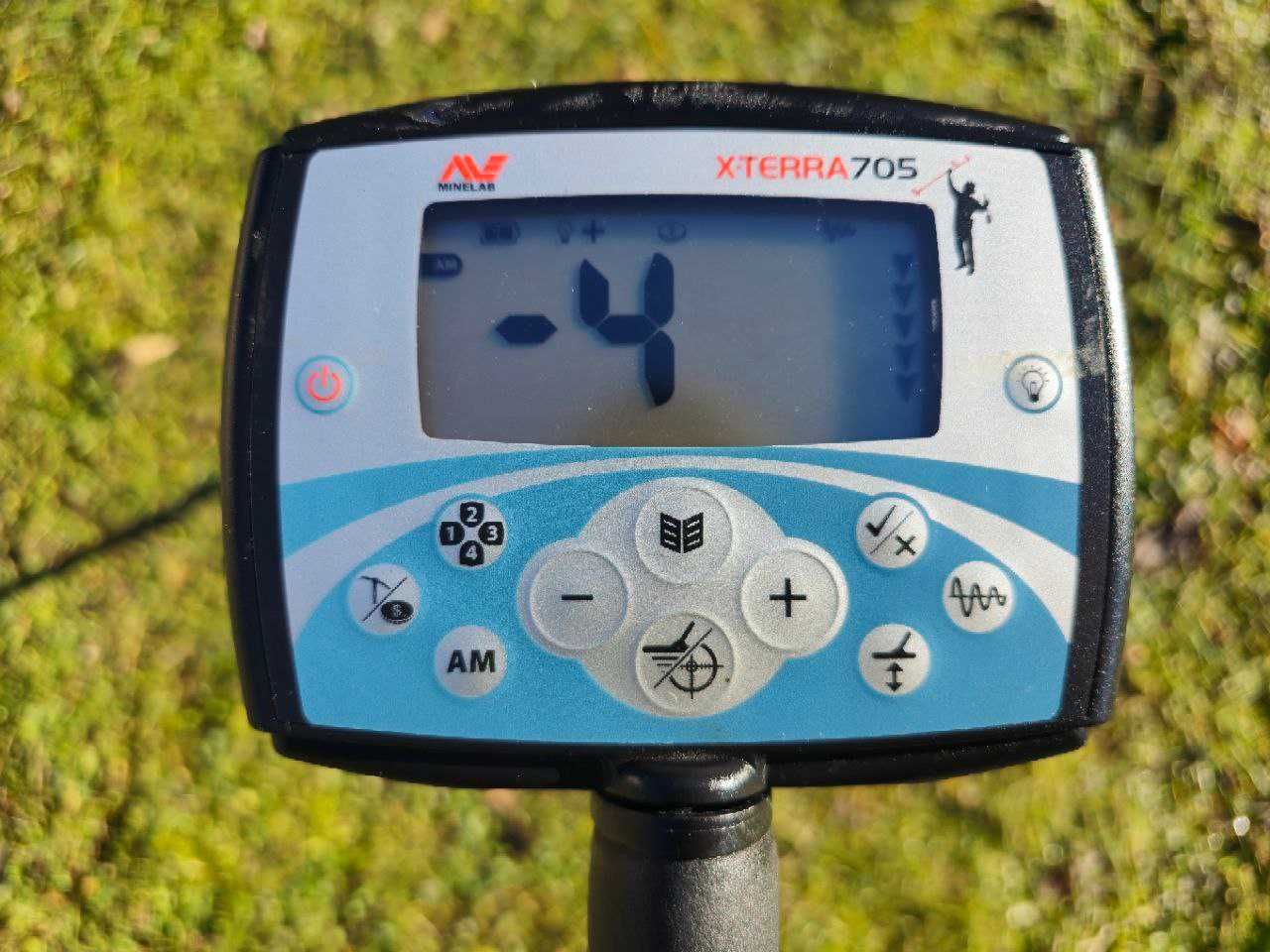 Металошукач Minelab X-Terra 705