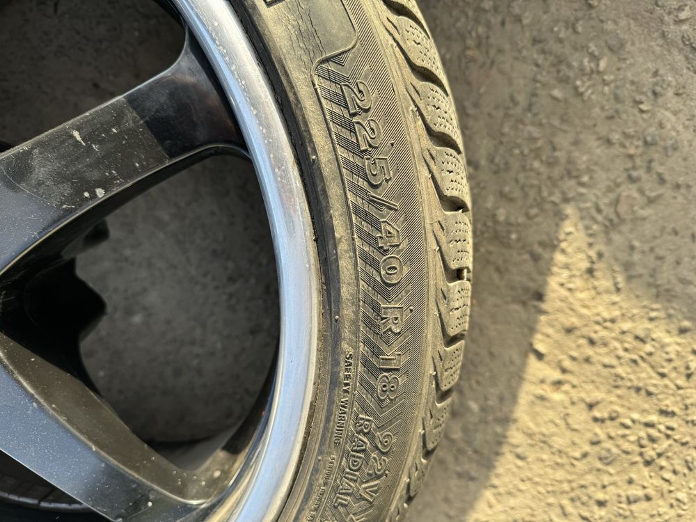 Шина 225/40 R18 пара зимние