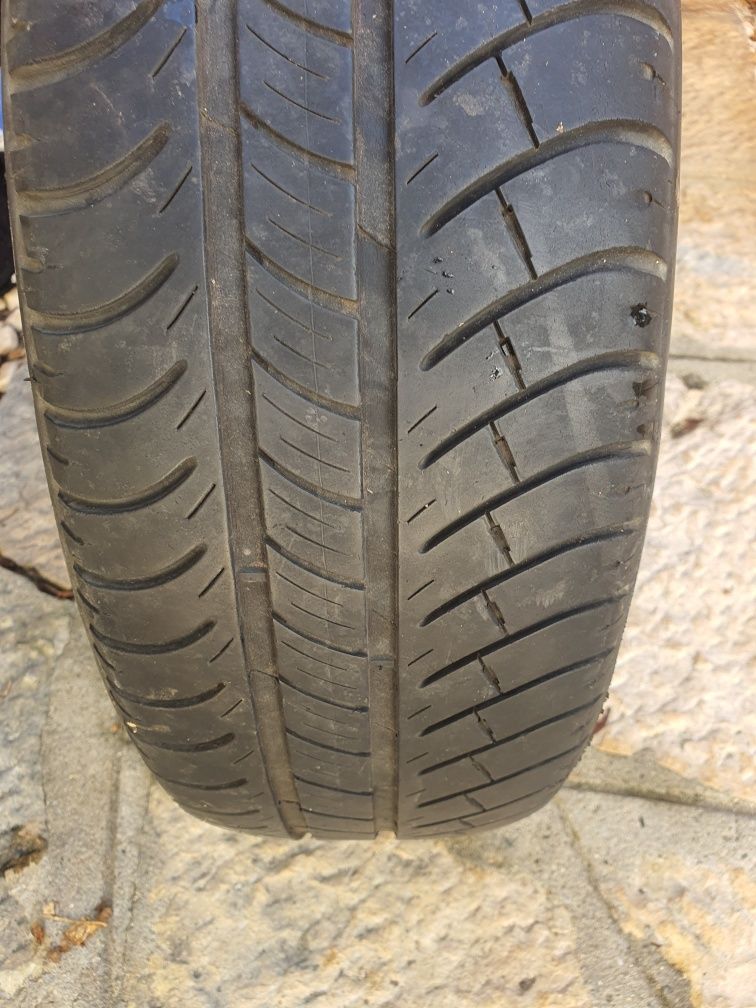 Pneu suplente - Michelin 195/65 r15 furação 5x112