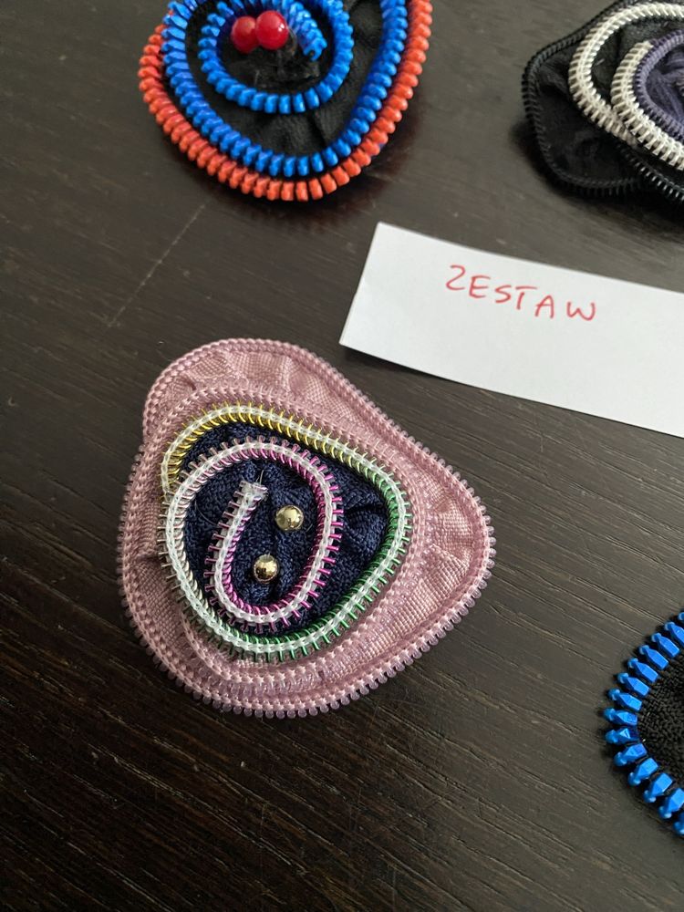 Broszki handmade z suwaków unikat zestaw 63