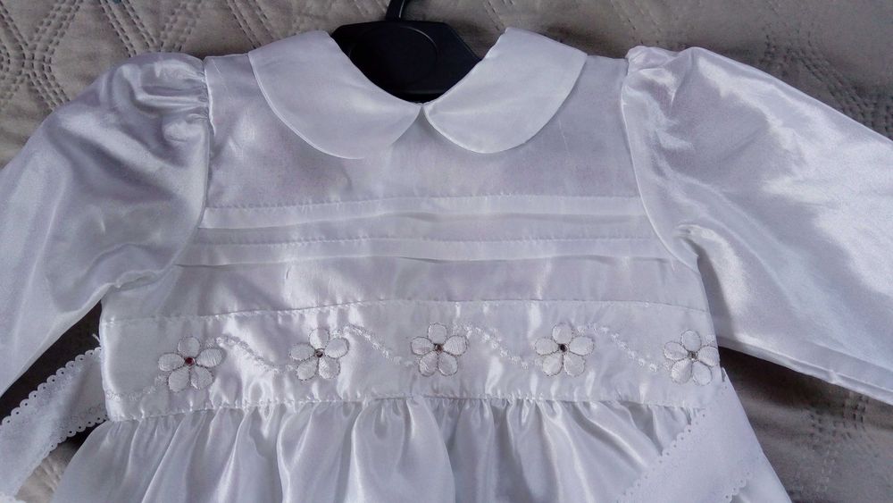Sukienka na chrzest 68
