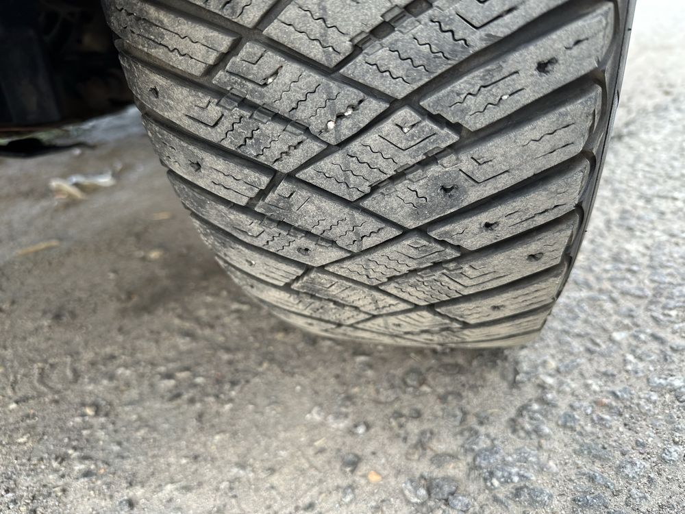 Goodyear UltraGrip ICE ARCTIC 215.65.16