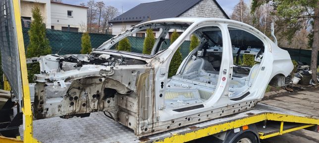 Karoseria kabina BMW F30 Anglik dowód V5