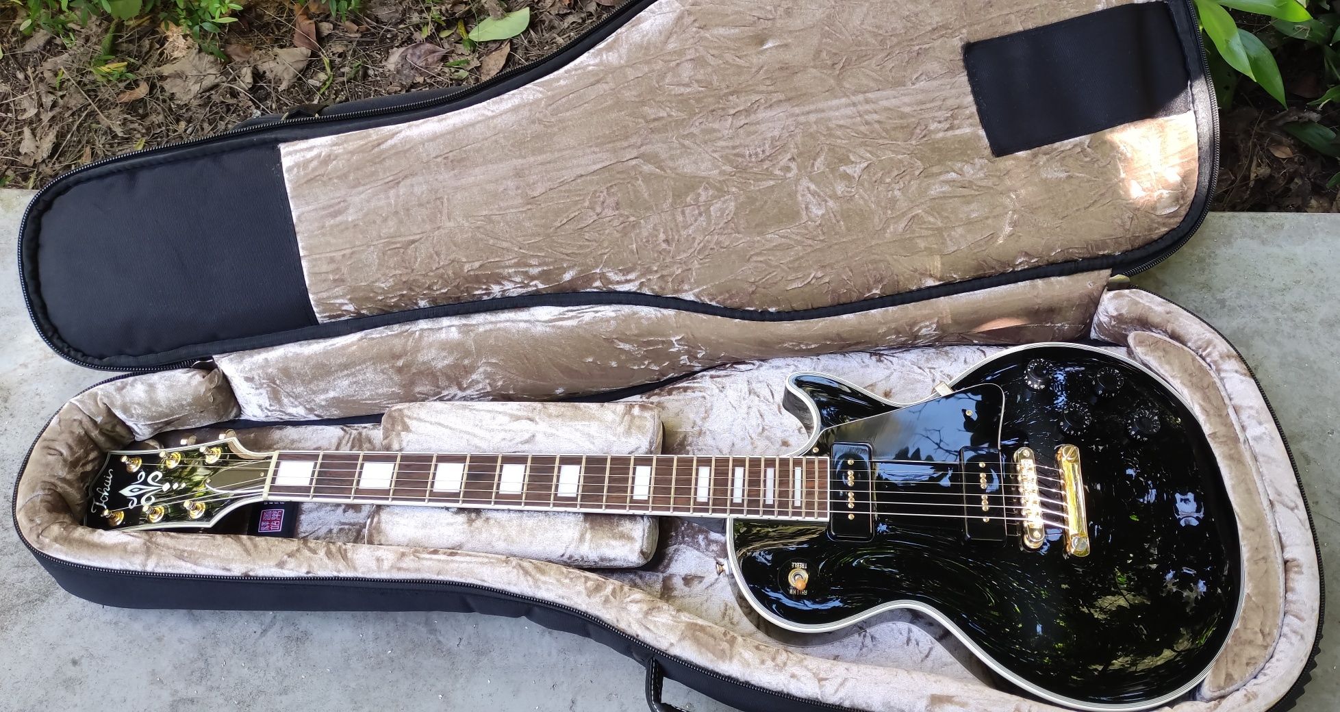 Tokai LC136S SP BB Black P90