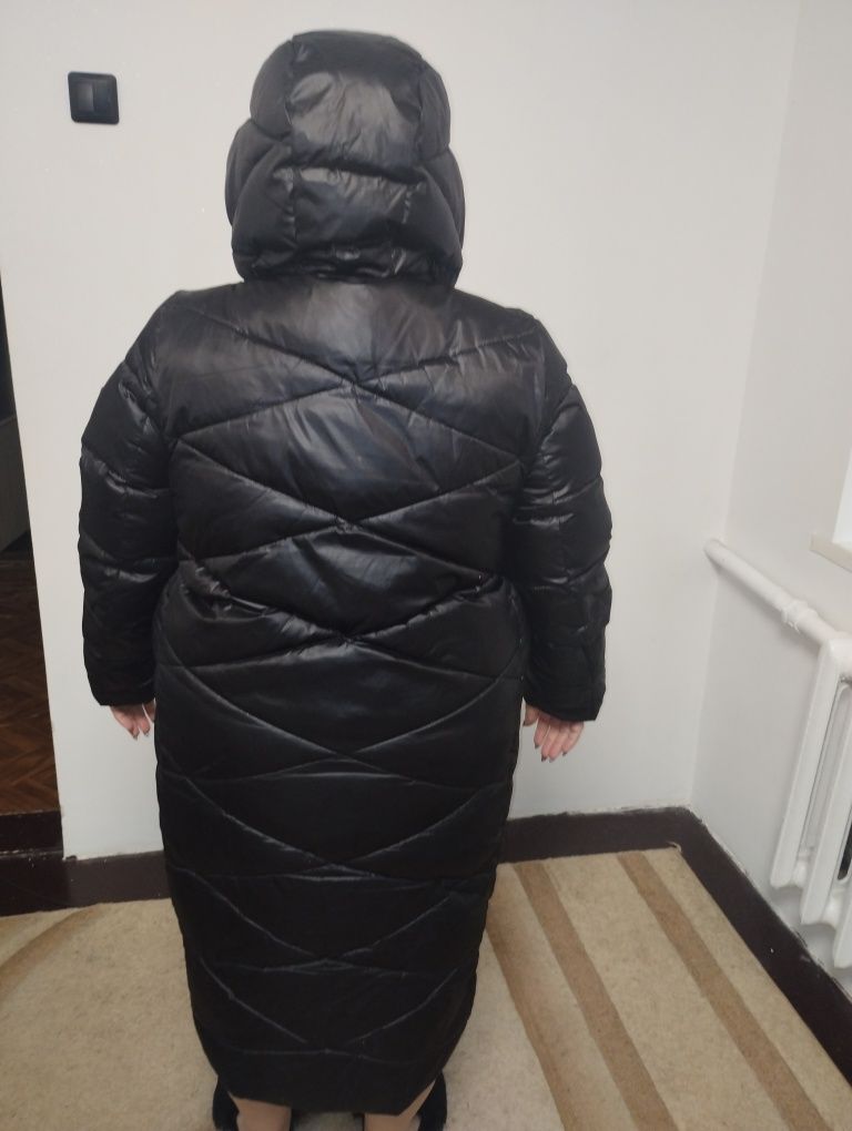 Продам пуховик зимовий