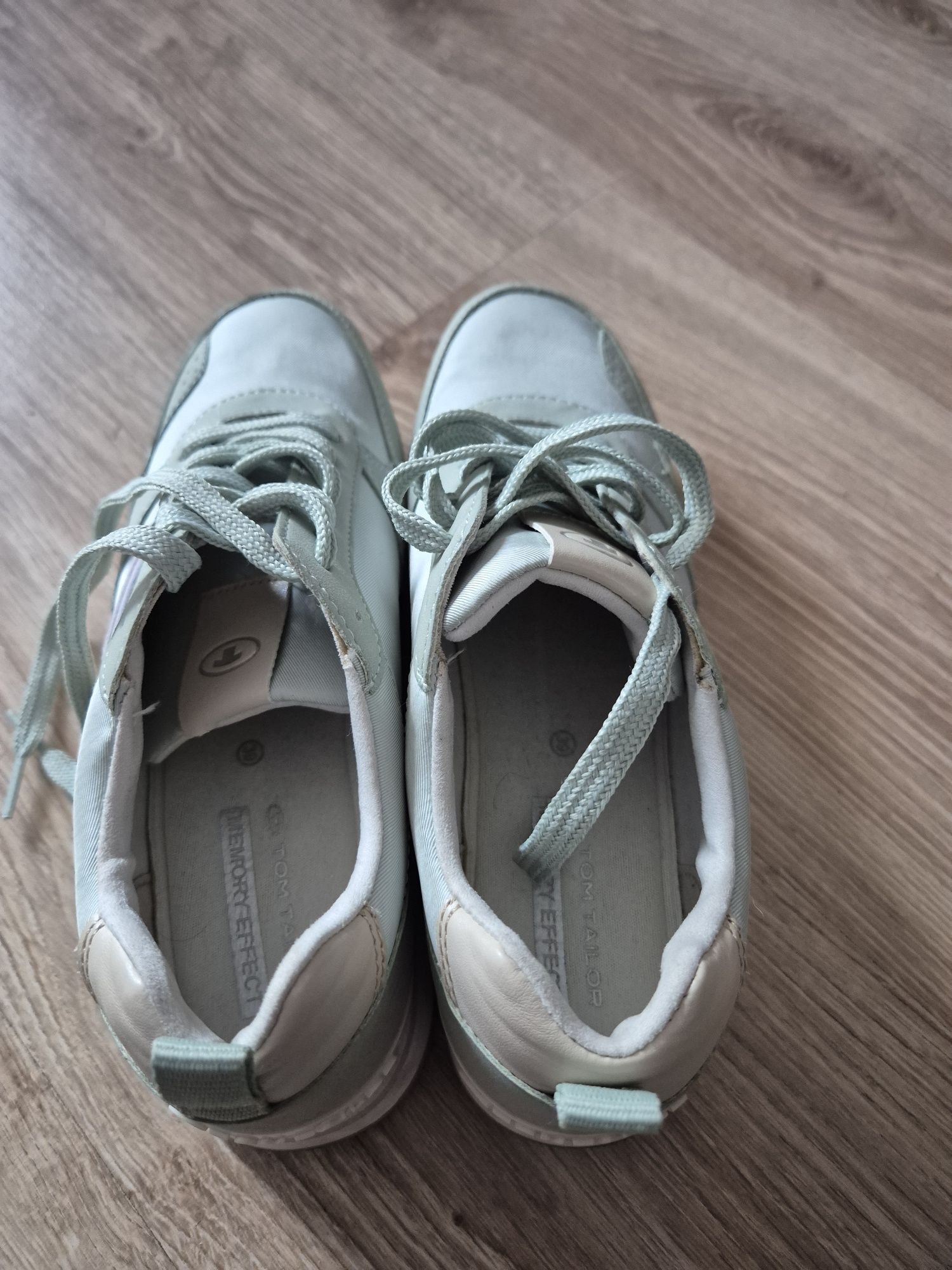 Adidasy rozmiar 39 bardzo wąskie