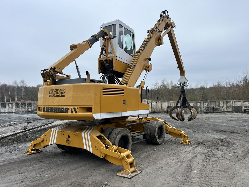 Koparka przeładunkowa do złomu Liebherr 922 waga 24 tony