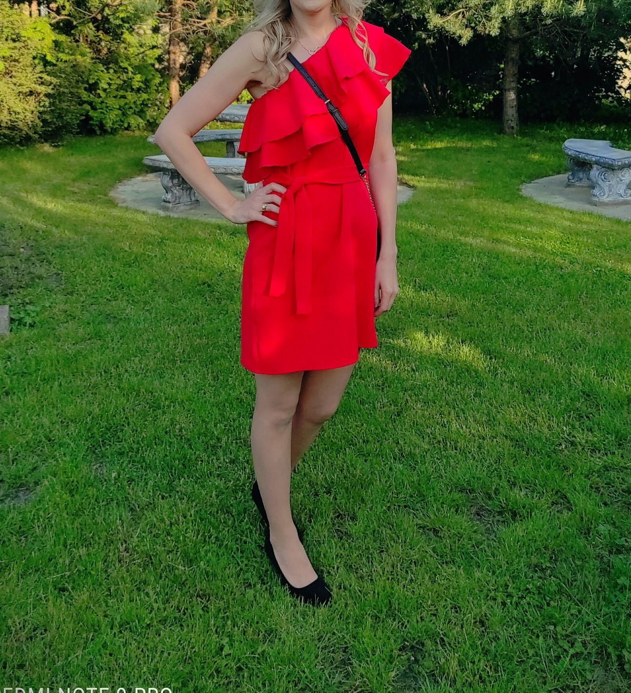 Sprzedam czerwona sukienkę XS/s jak nowa