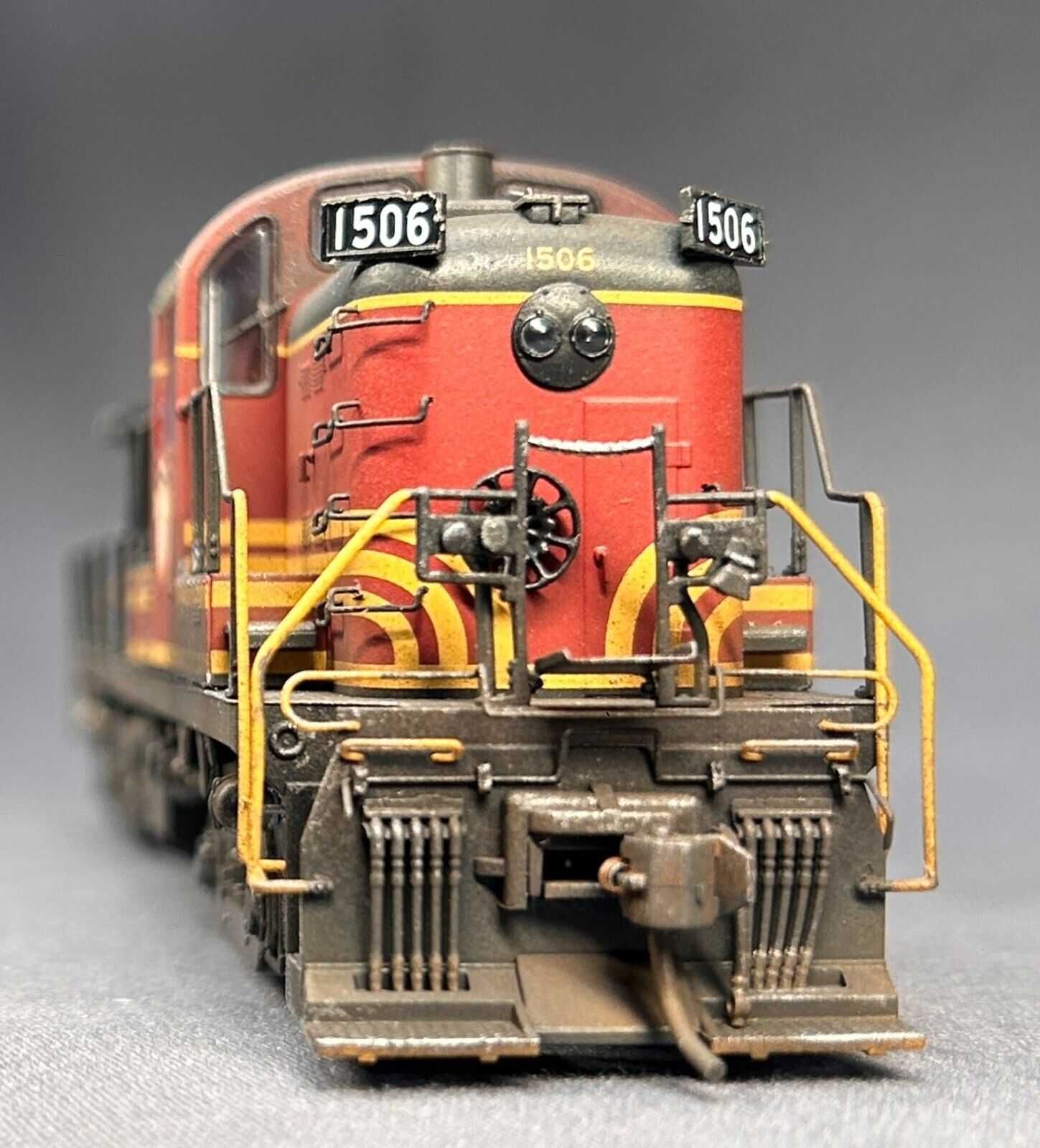 MiniClubMarklin - Locomotiva Envelhecida Boston & M RS-3 Corr.Contínua