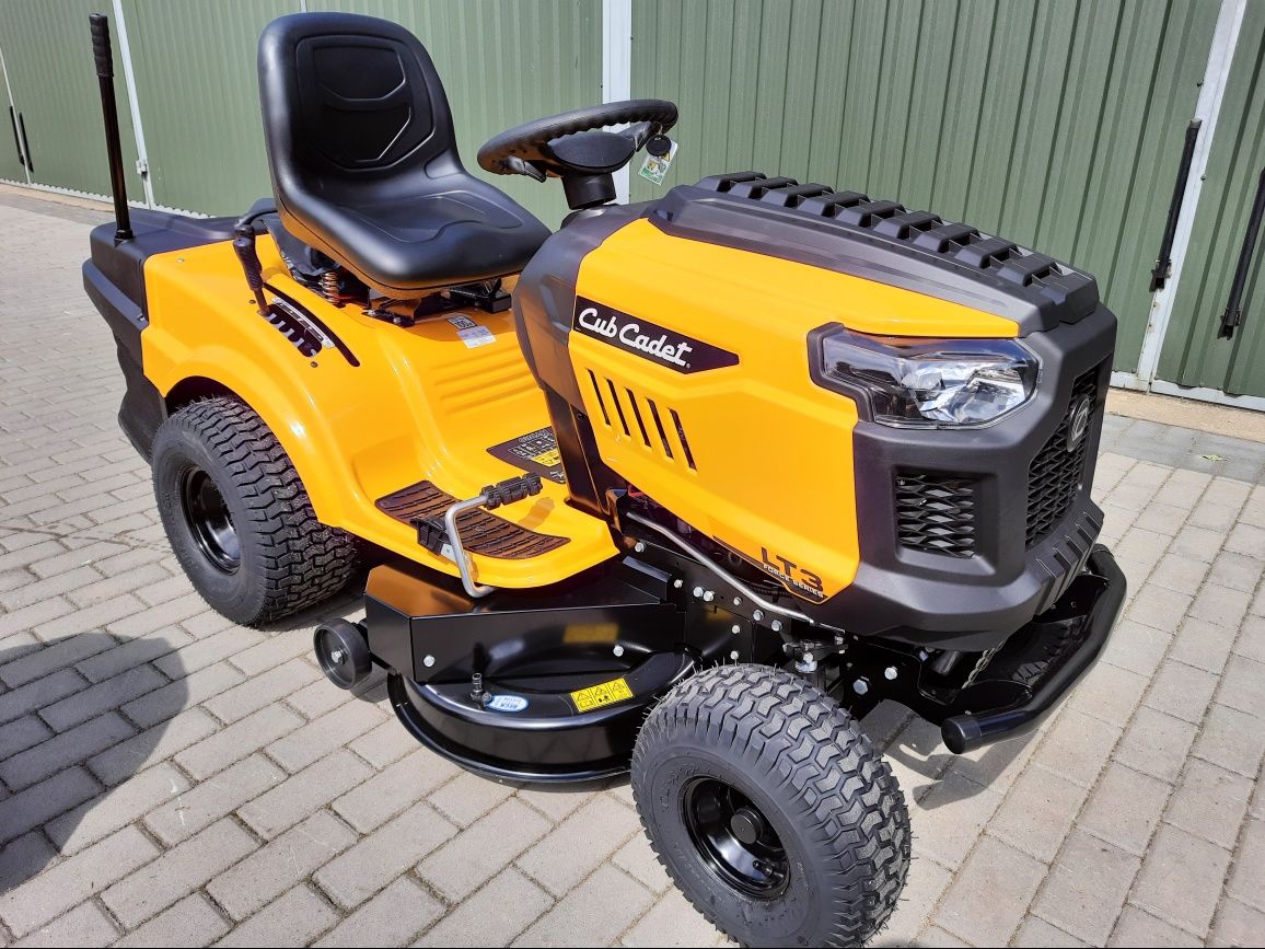 NOWY Traktorek Kosiarka CUB CADET LT3 20KM 2 CYLINDRY Kosz RATY 0% 0%