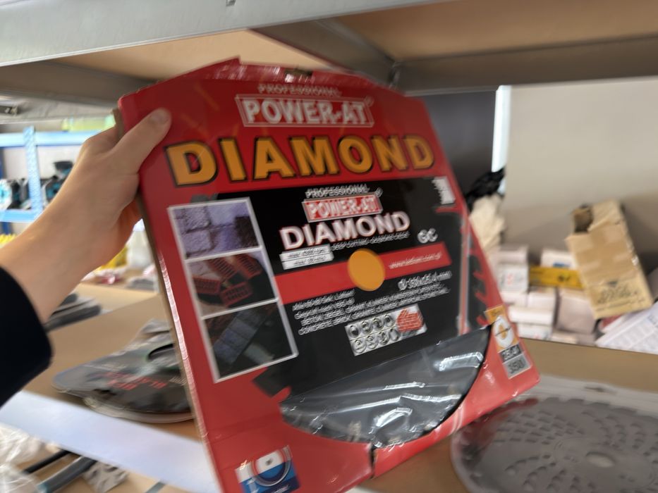 Sprzedam artykuły budowlane do sklepu