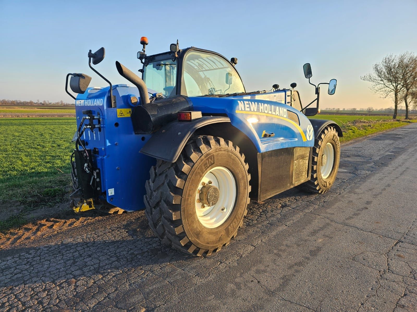 Ładowarka teleskopowa new holland Lm 7.42 2015r