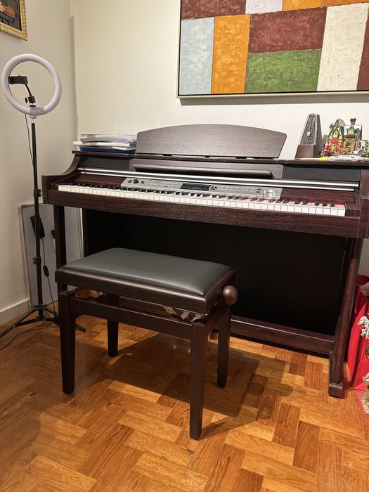 Vendo piano digital Thoman