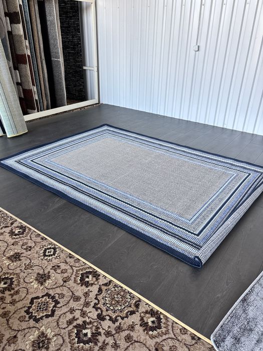 Акційні безврсові килими