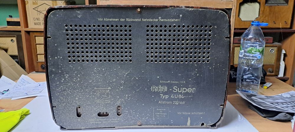 Radio lampowe RFT Super 4U84
Stare radio z lat 50./60., produkcji NRD