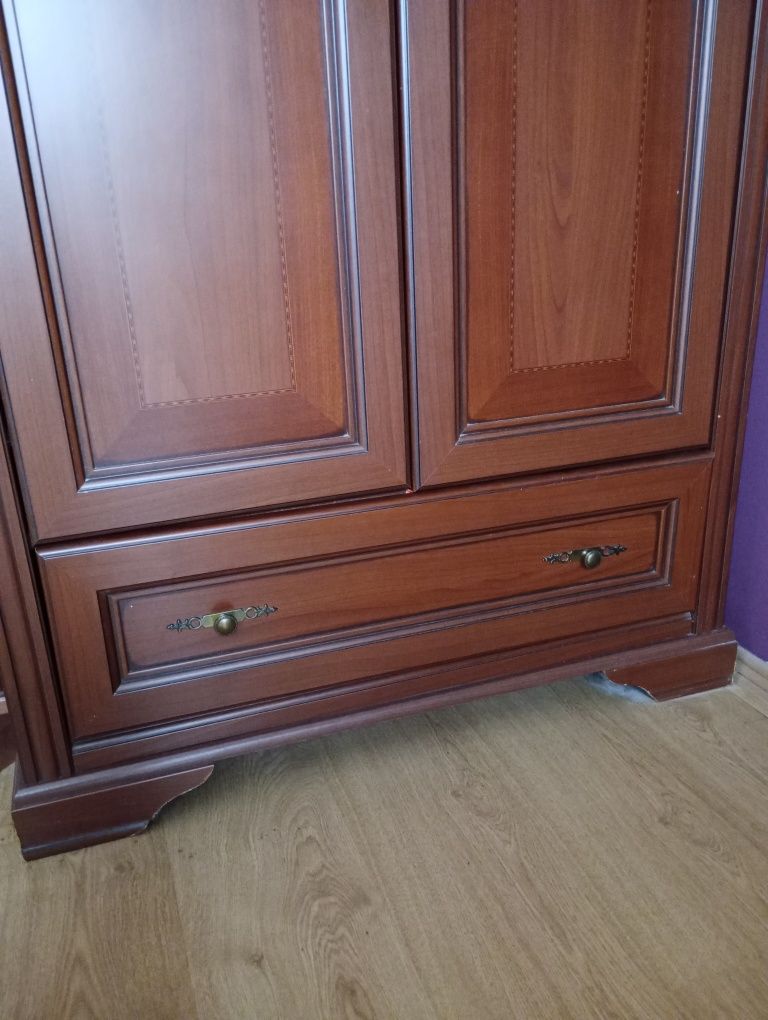 Szafa brązowa duża