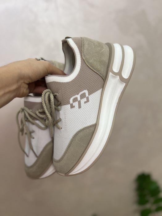 Кросівки жвночі 39 р Vitto Rossi Baldinini