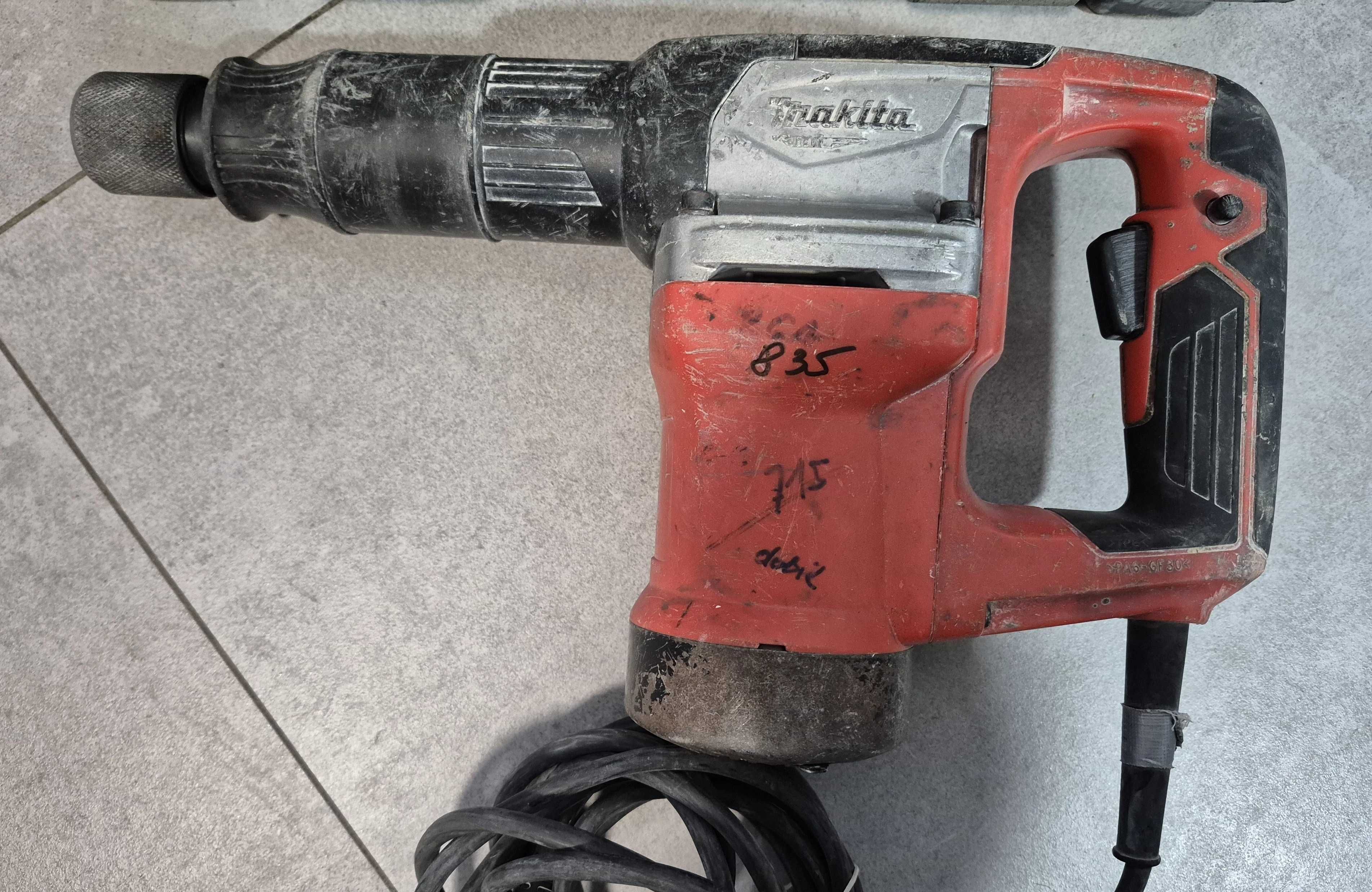 Młot udarowy Makita  M8600 + walizka