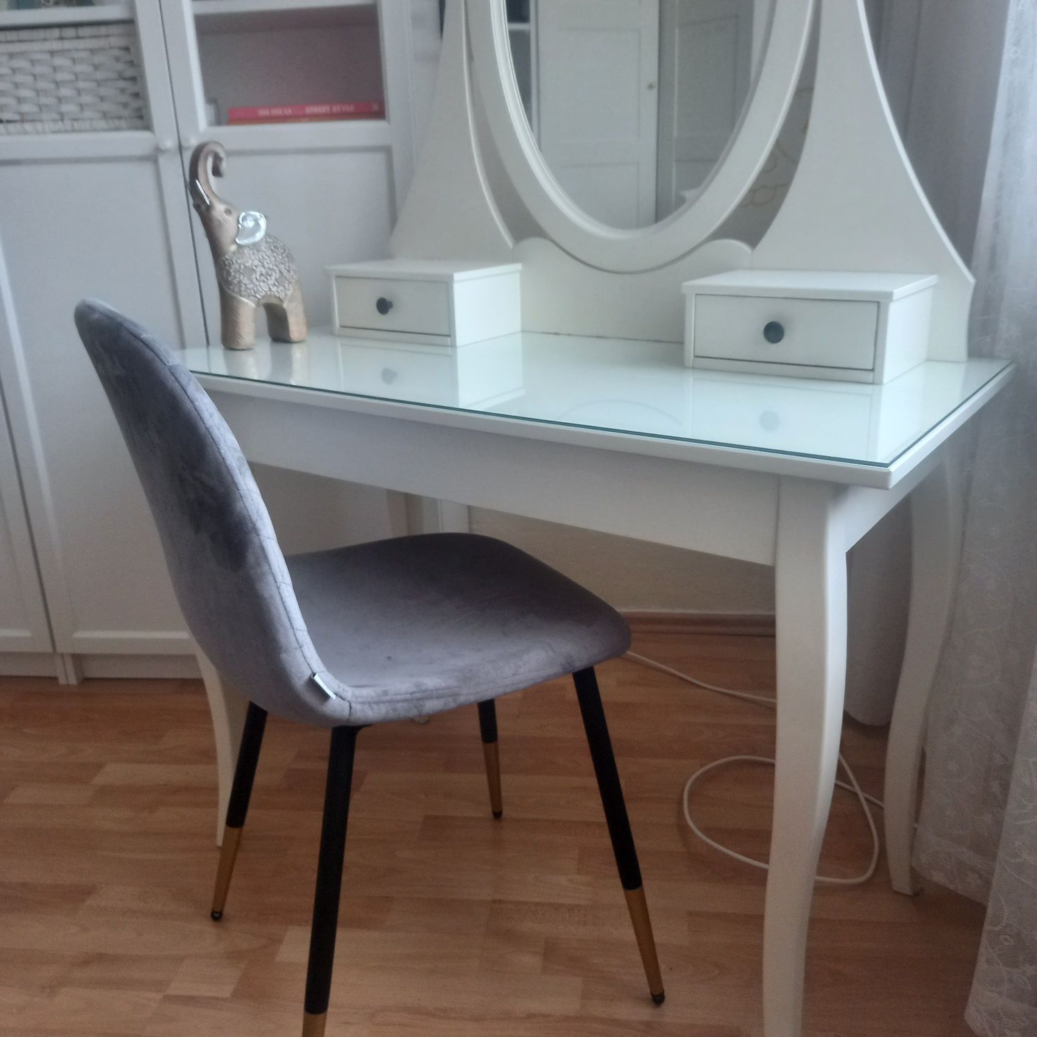 Biała toaletka Ikea Hemnes 100×50 cm