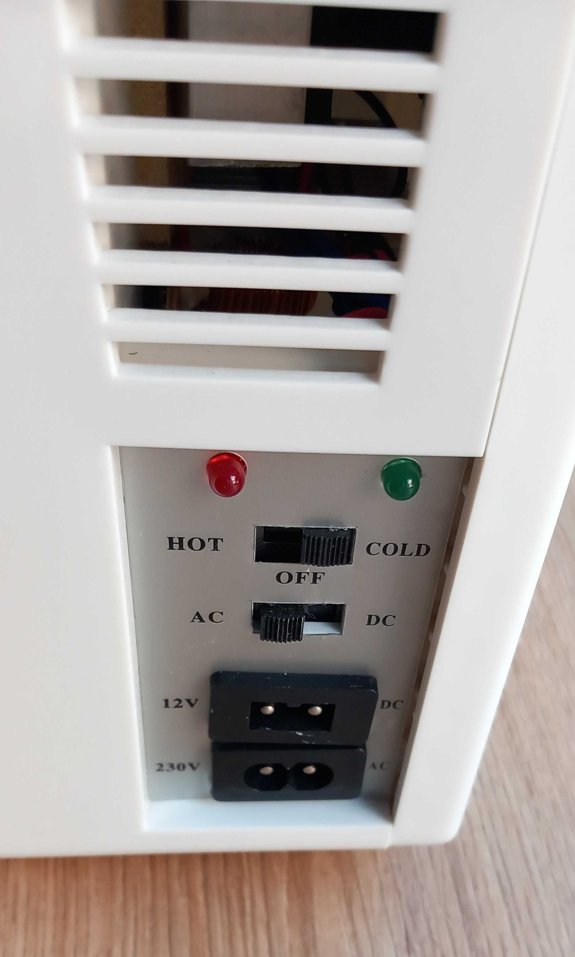 Mini frigorífico/ aquecedor capacidade 4 L como novo