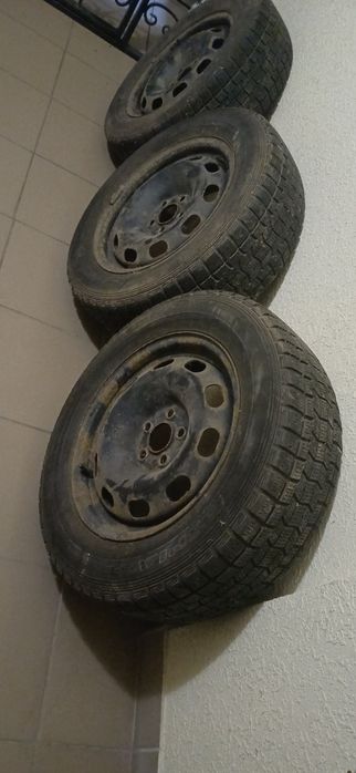 Резина зима 195/65 R15 на дисках