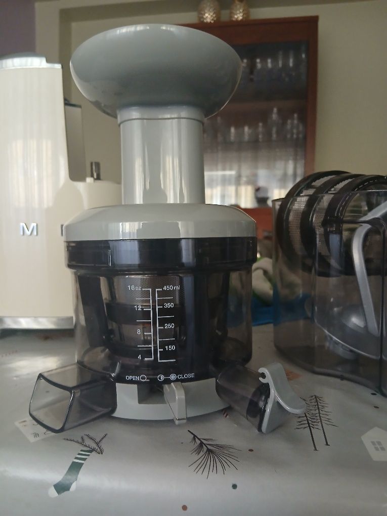 Extrator de sumos smeg nova