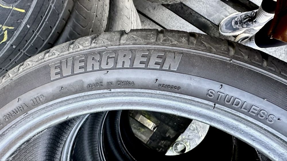 255/40/19 Evegreen Winter | 95%остаток | зимние шины
