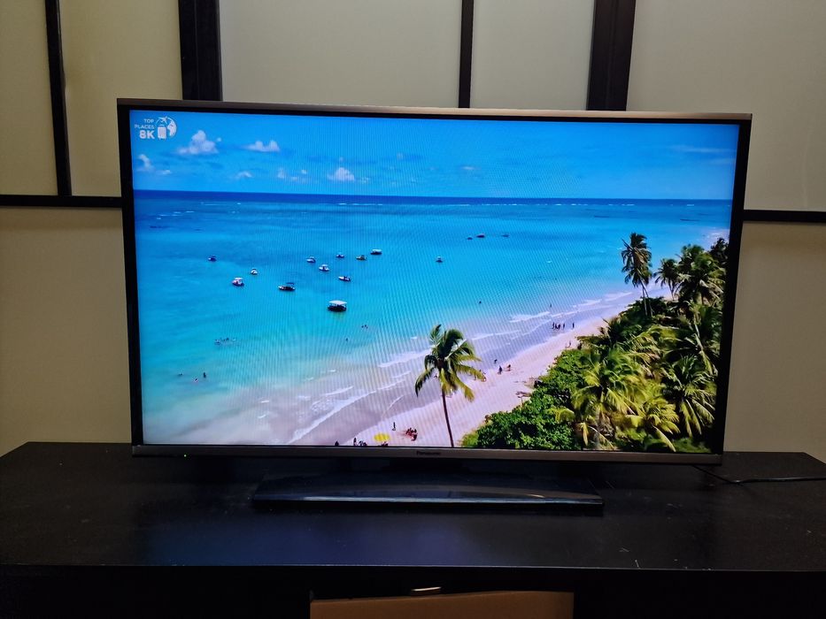 Panasonic 42cali SMART WI-FI telewizor