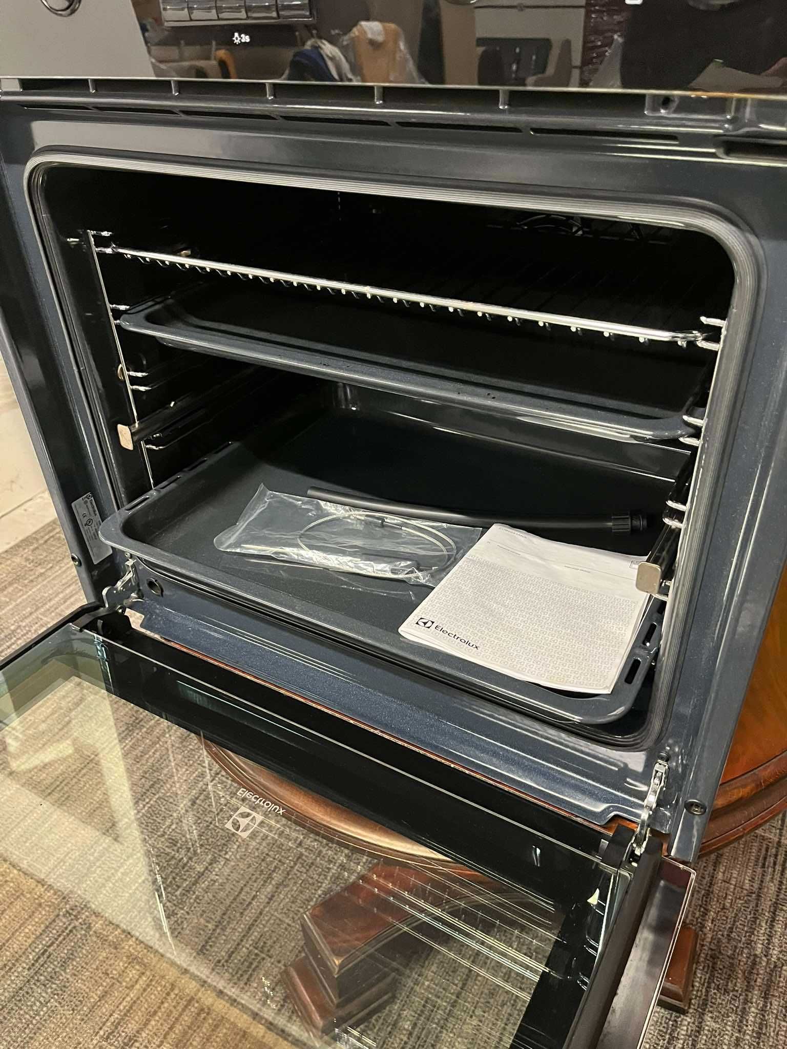 Piekarnik elektryczny parowy Electrolux EOB6651ANX jak nowy CombiSteam
