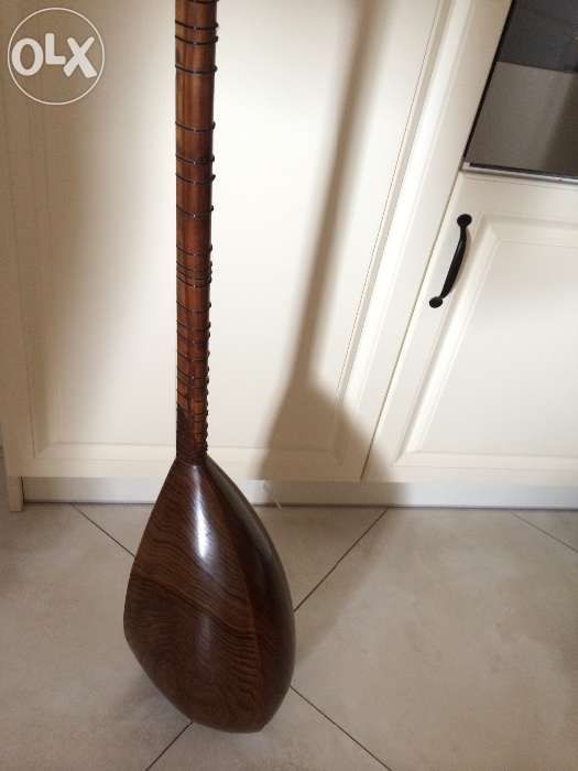 Saz instrument muzyczny ma ok.50 lat
