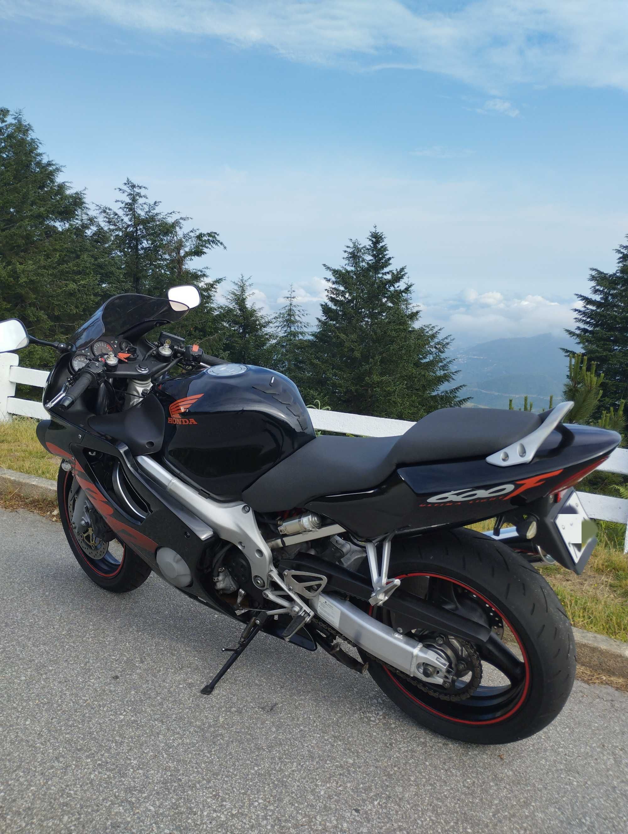 Honda CBR 600f como nova
