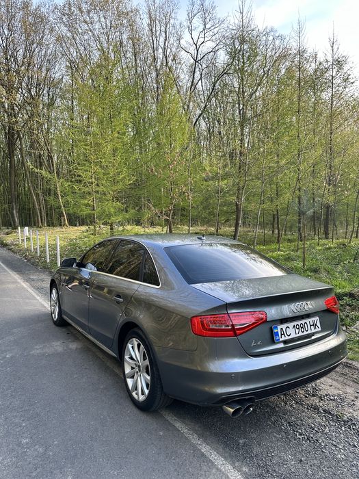 AUDI a4 b8 2.0 tfsi 2014 рік