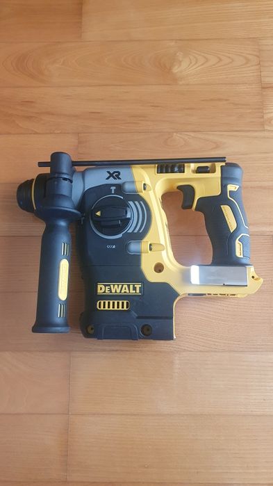Młotowiertarka Dewalt DCH273 2x 5Ah, ładowarka. 2025. Nieużywany.