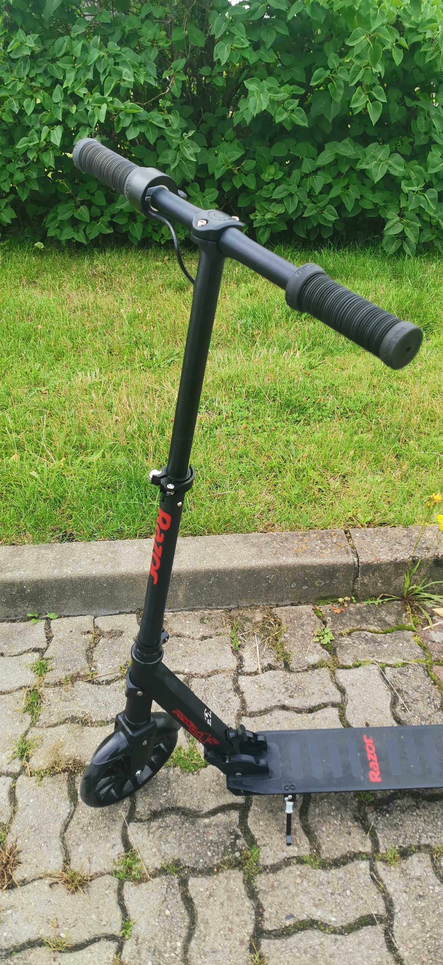 Hulajnoga elektryczna Razor 150W Power A5