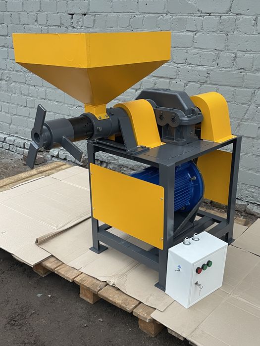 Маслопресс МП-100. Маслопрес шнековый, холодного отжима. Олійниця.