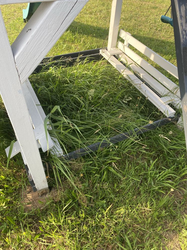 Drewniany plac zabaw dla dzieci domek huśtawki zjeżdżalnia ścianka