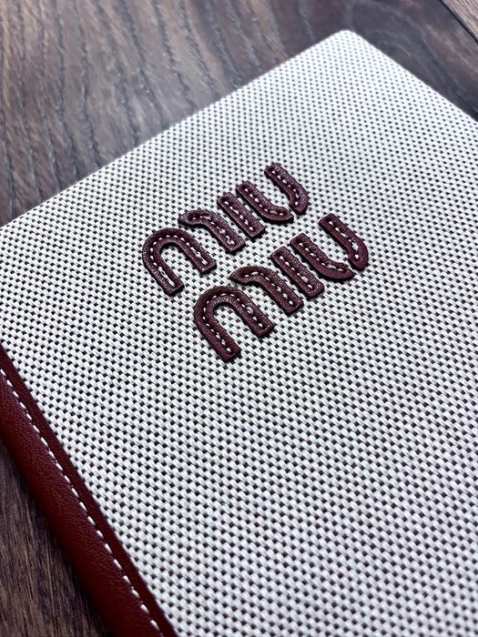 Блокнот Миу.