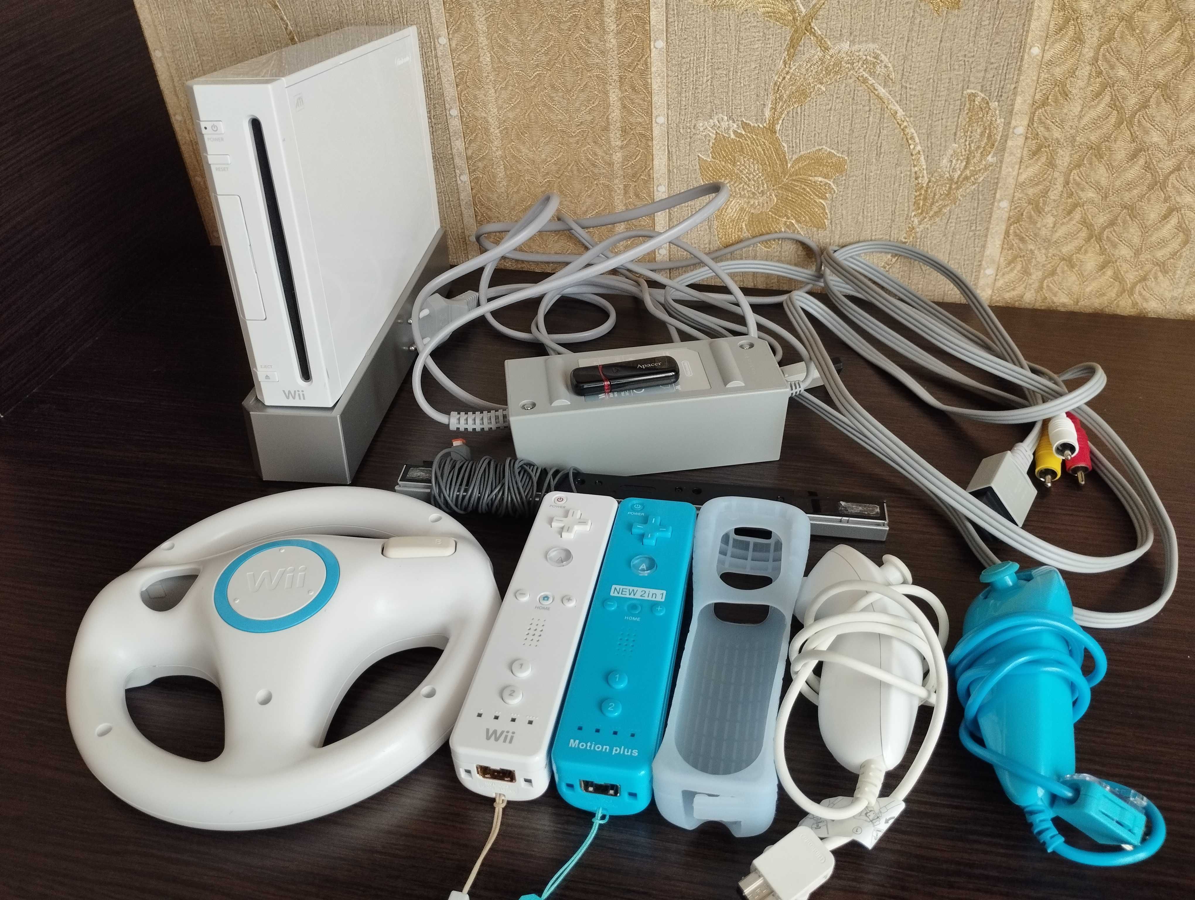 Приставка Nintendo Wii «Японка», повний комплект + флешка з іграми