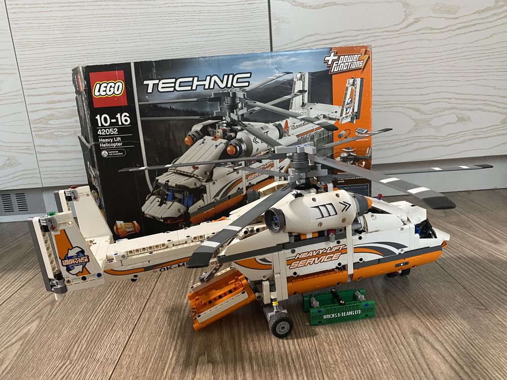 Lego Technic самолет 42025 вертолет 42052 вездеход 42065 и 42088