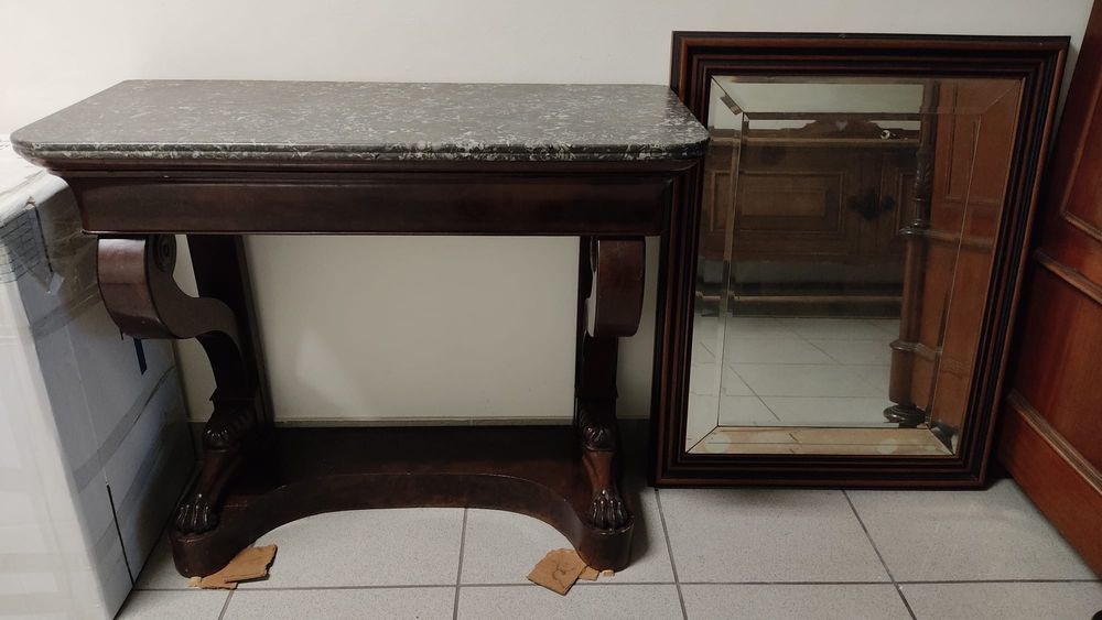 Aparador com pedra. Comoda. Movel entrada