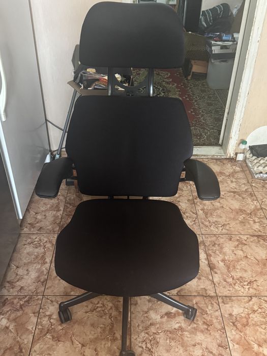 Ергономічне крісло Humanscale Freedom